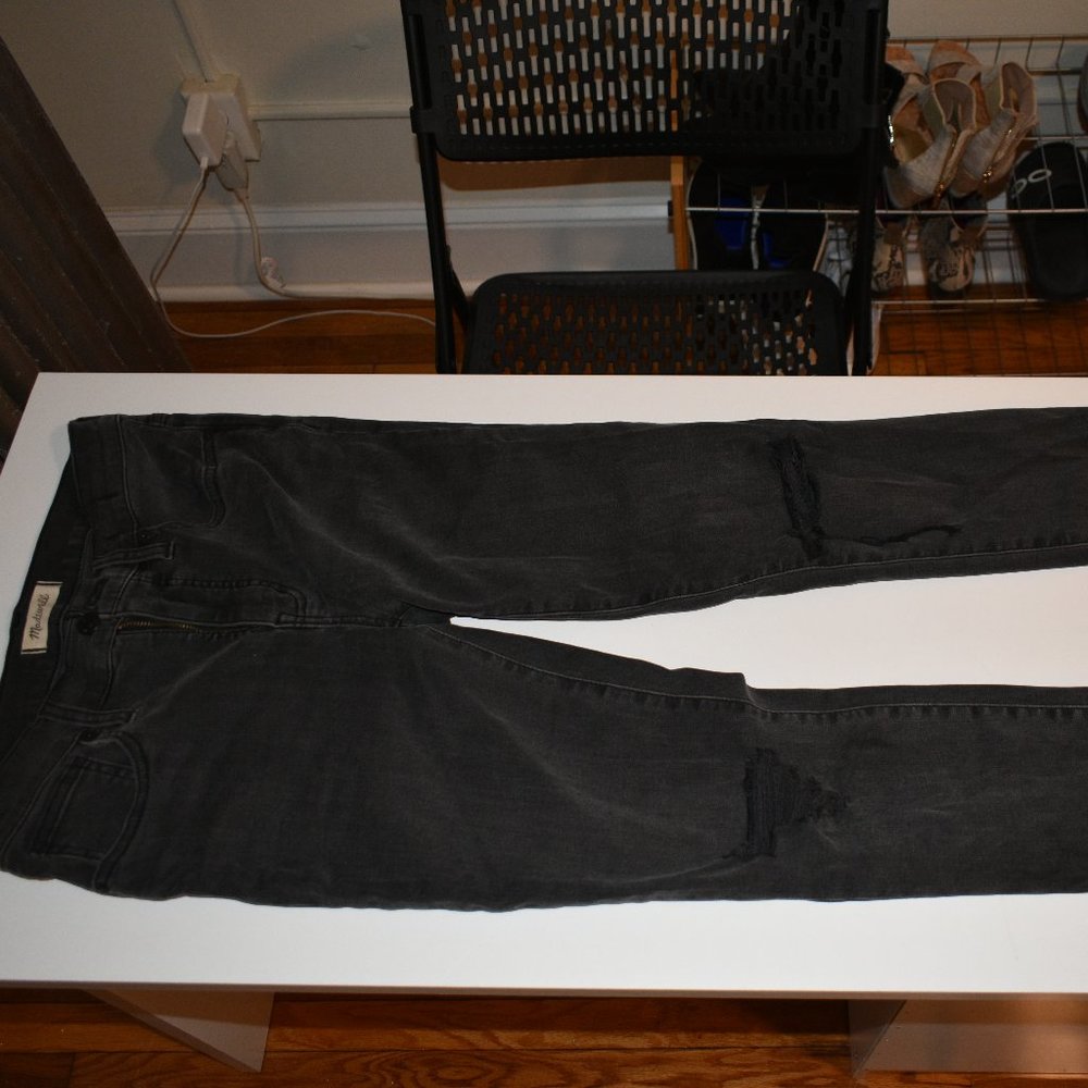 Black ripped Jeans